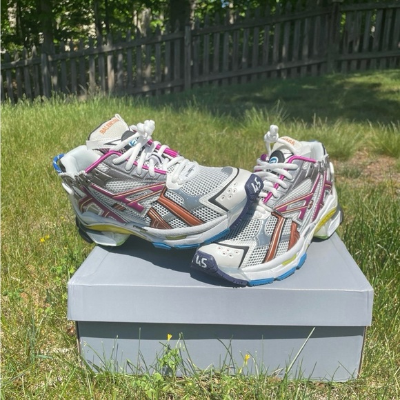 Balenciaga Runners - Picture 1 of 7